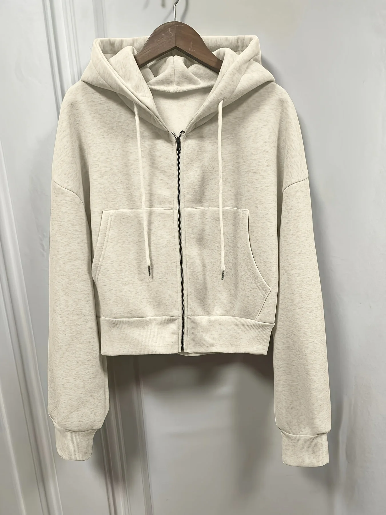 Sophie | Effen hoodie met rits en trekkoord - Image 2