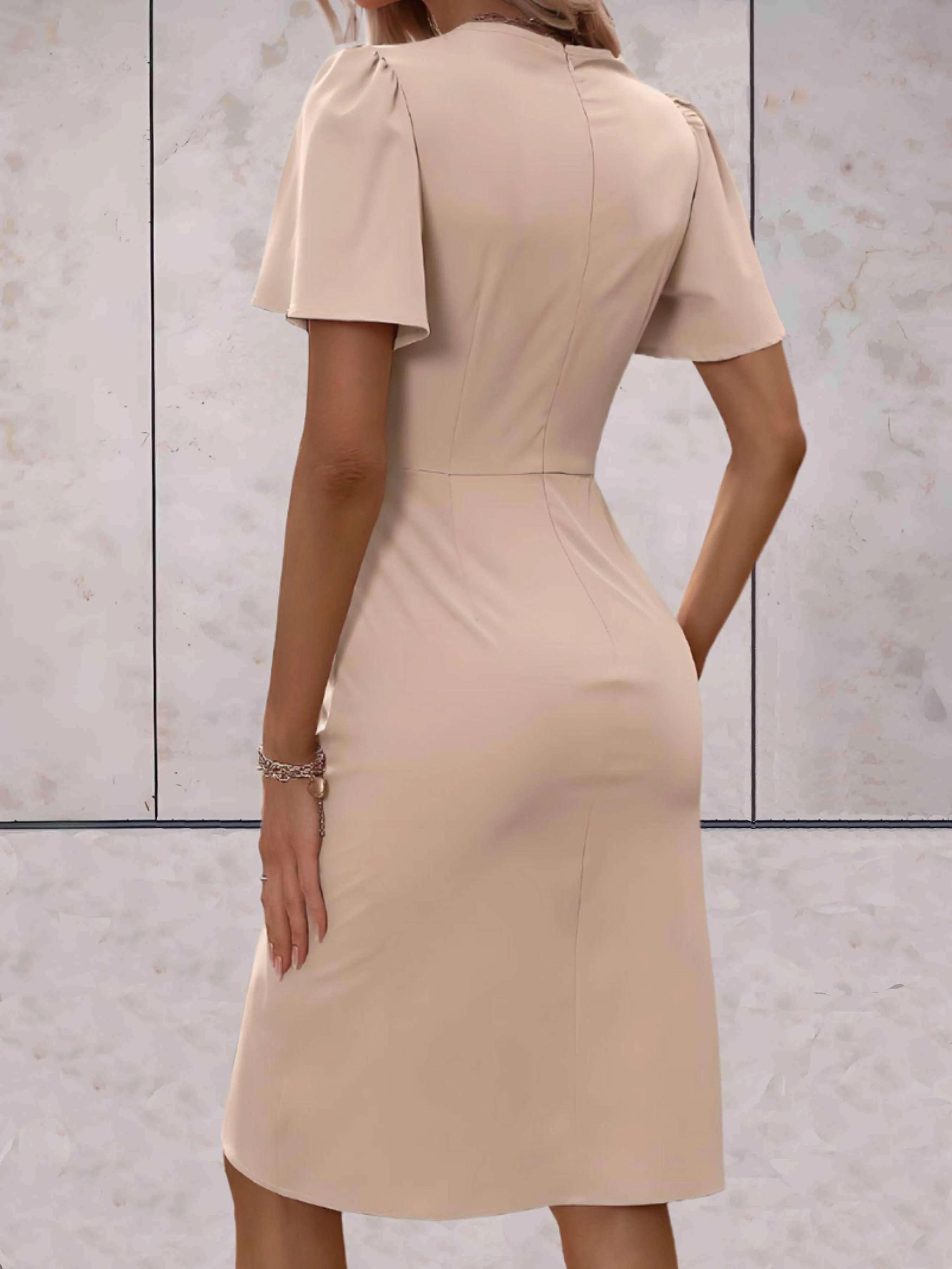 Sophie | Strakke jurk met V-hals en wikkel - Image 12