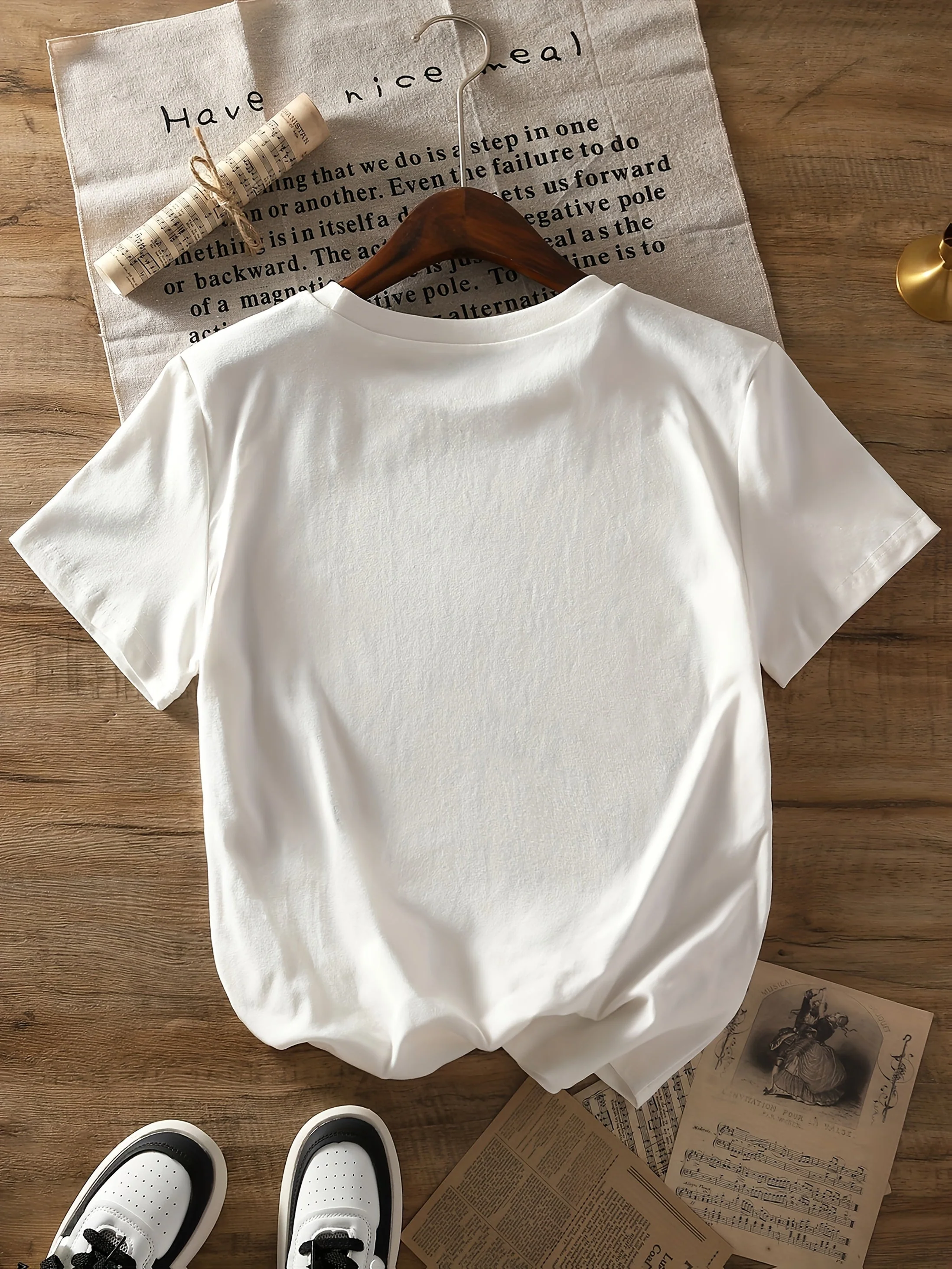 Valentina | Schattig en romantisch T-shirt met roze harten en bloemen - Image 4