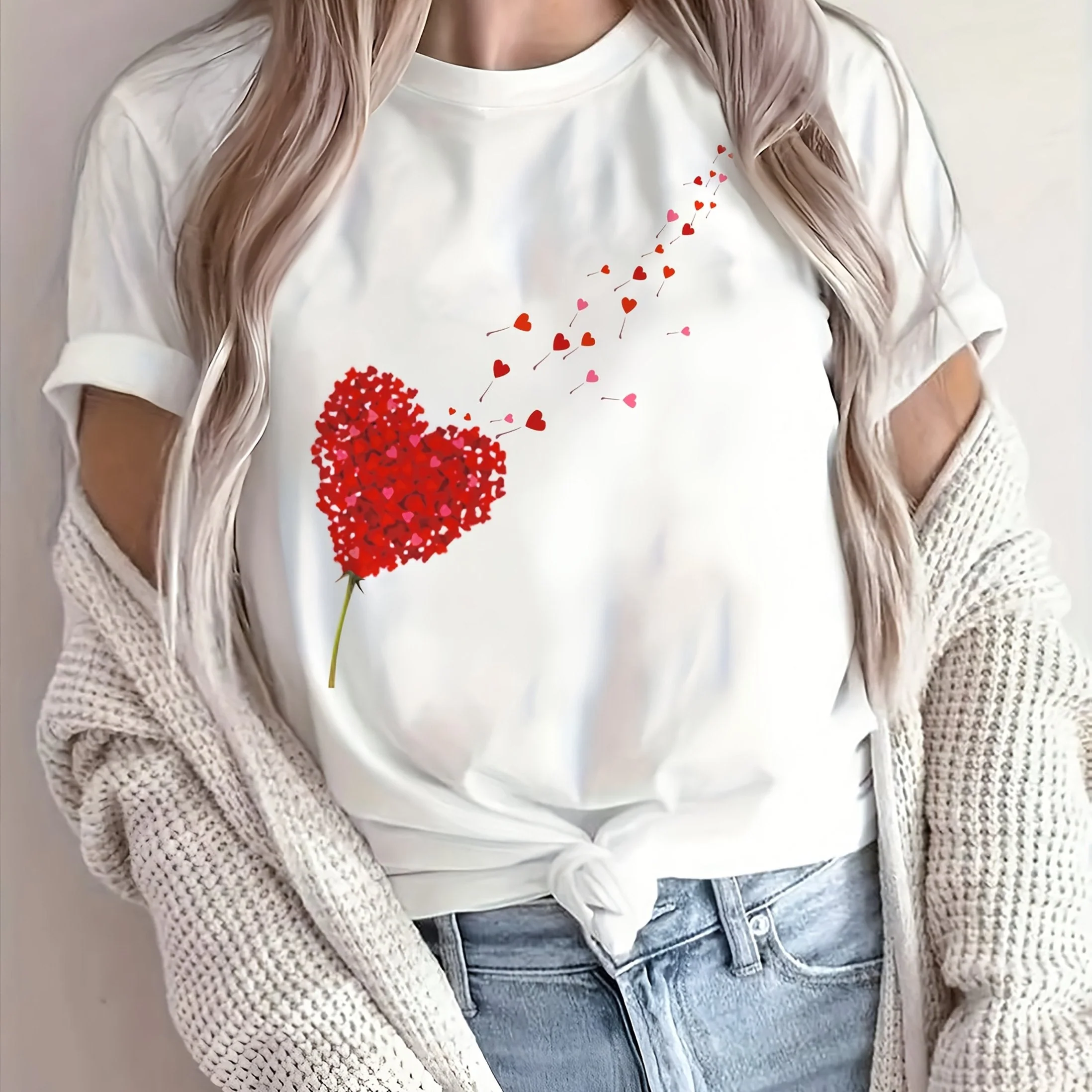 Valentina | Schattig en romantisch T-shirt met roze harten en bloemen - Image 5